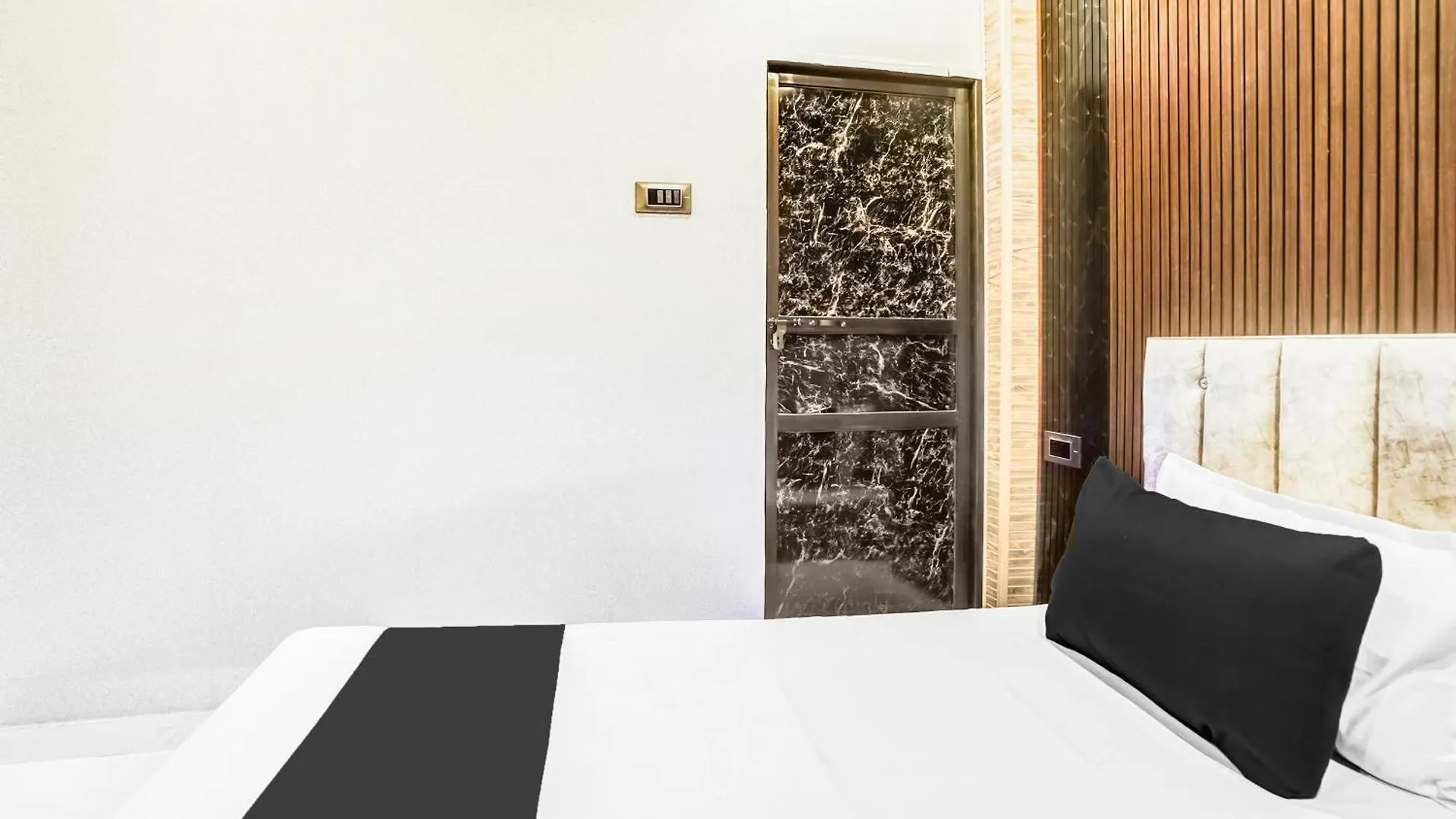 Hotel O Om Nilay Paying Guest House Kakarmatha